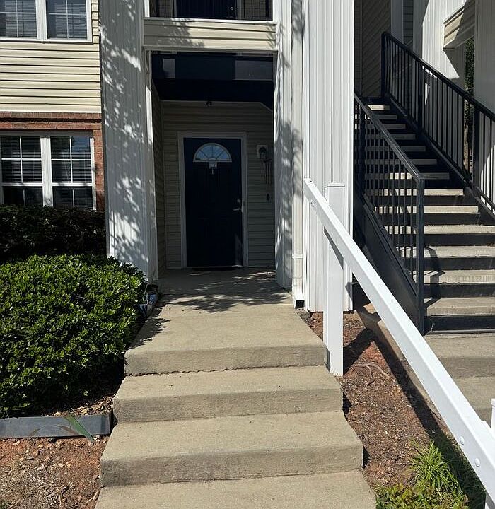 1st image of 2411 Vancastle Way