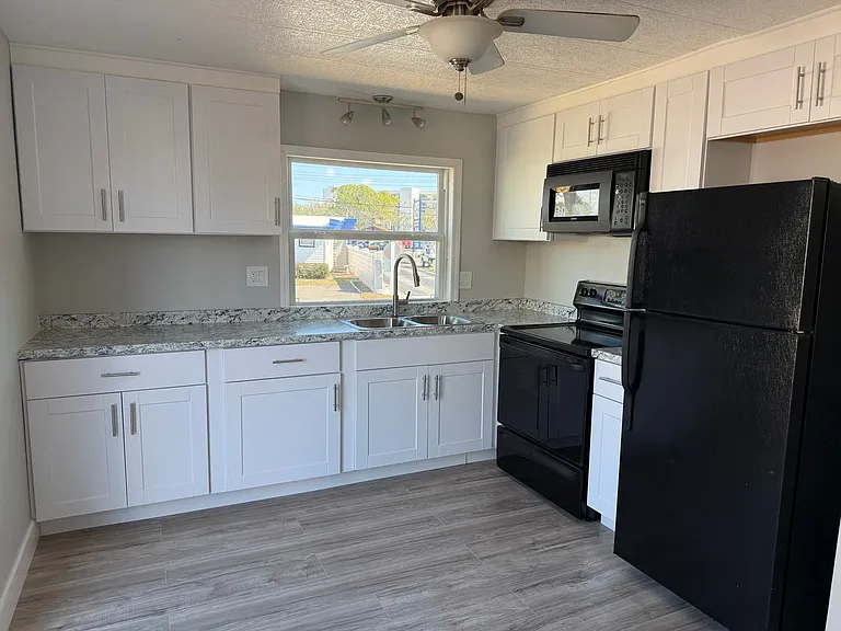 1375 Pasadena Ave S #201 — Photo 5