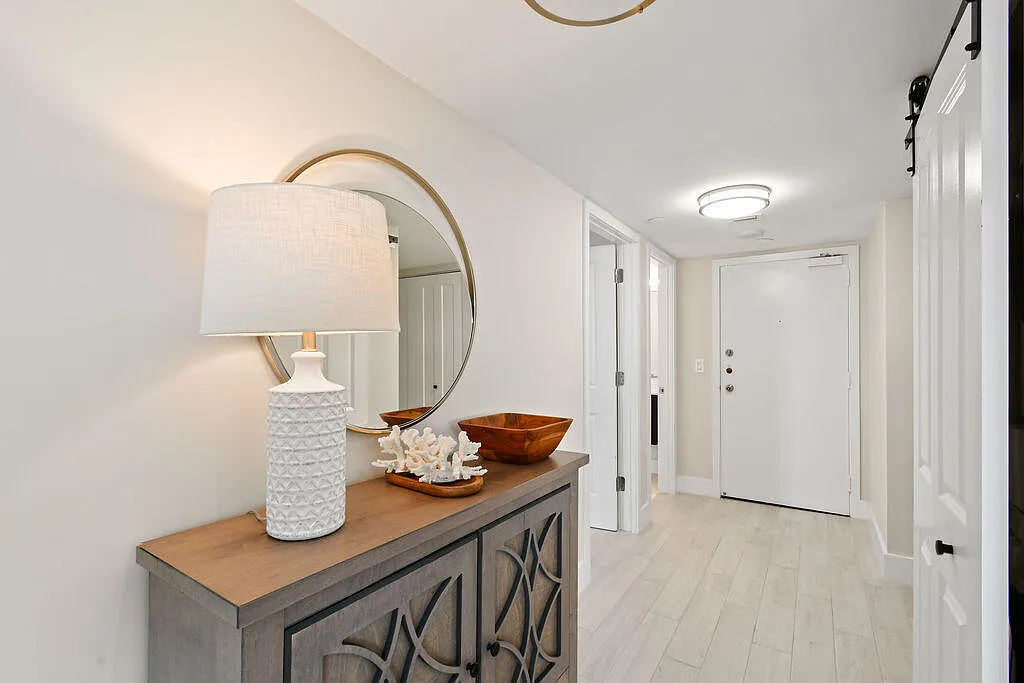 2 bed, 2.0 bath, 1340 sqft, $7,400 — Photo 3