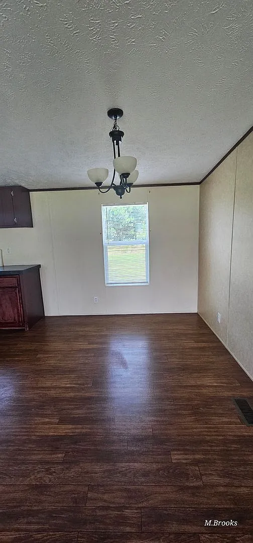 home in Brooks County — Photo 2