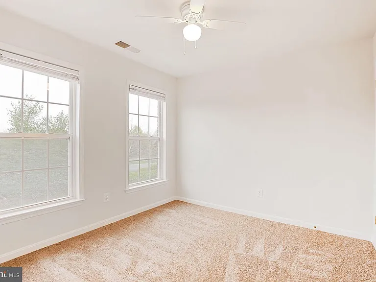 22062 Dilworth Sq — Photo 24