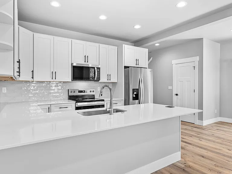 2205 Dejong Dr — Photo 11