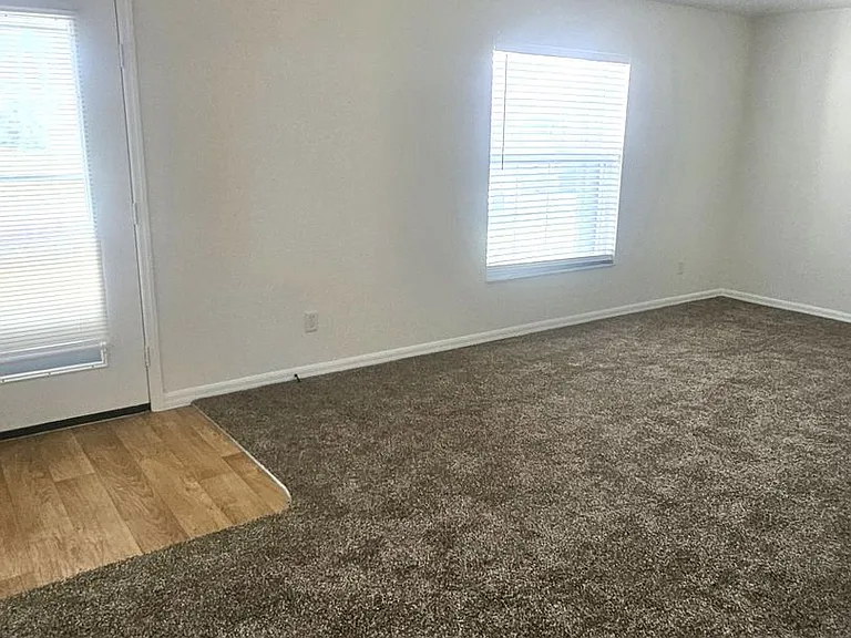 25173 Mercedes Dr — Photo 23