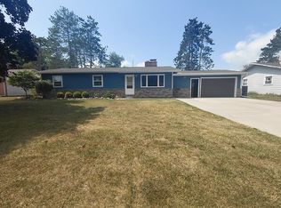 404 Devon Dr, Saint Louis, MI 48880