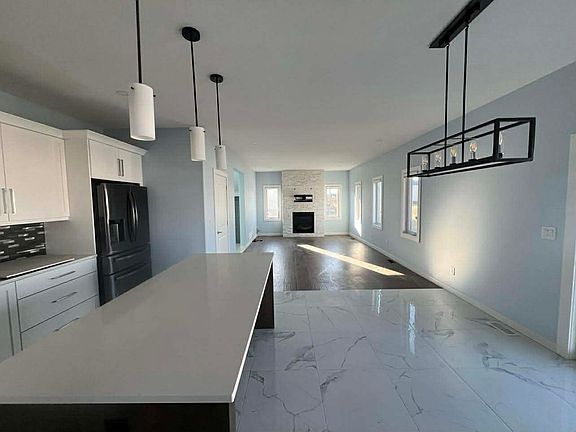 3rd image of 4401 Belmont Ave