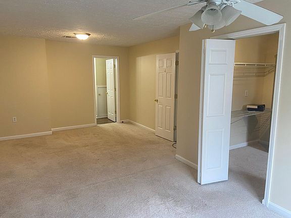 3rd image of 1807 Hampton Woods Way