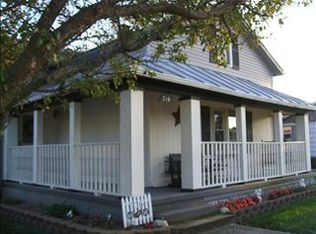 716 E Main St, Union City, OH 45390