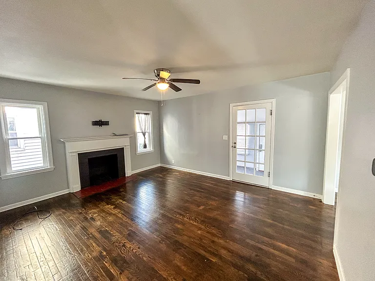 5846 N Keystone Ave — Photo 9