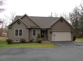 203 Lee Ave, Daniels, WV 25832