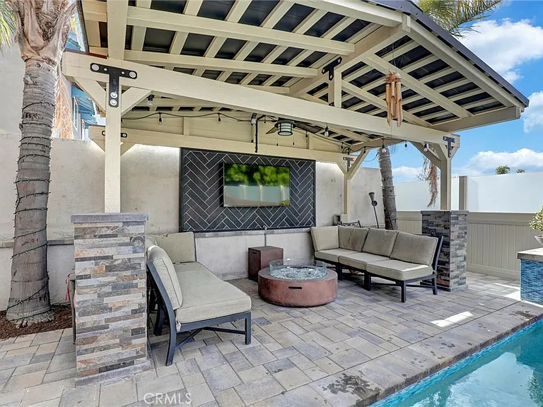 25262 Tasman Rd — Photo 36
