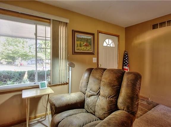4th image of 10805 E Lewis Ave