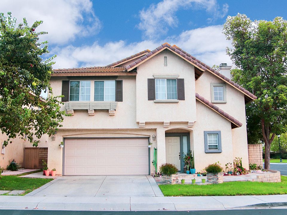 1st image of 700 Calle Vista Verde