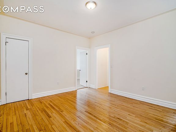 4th image of 3242 33rd St #4A
