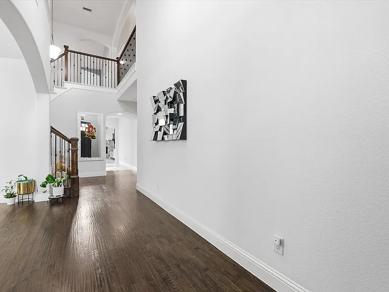 5000 Cyndur Dr — Photo 4