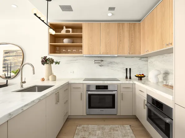 269 Eckford Street image 3 of 10