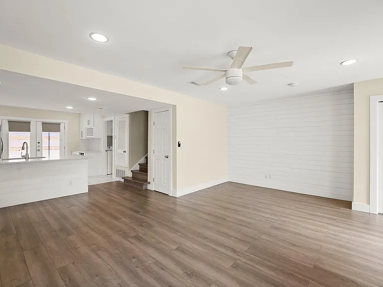 6410 Chimney Creek Cir #B — Photo 7