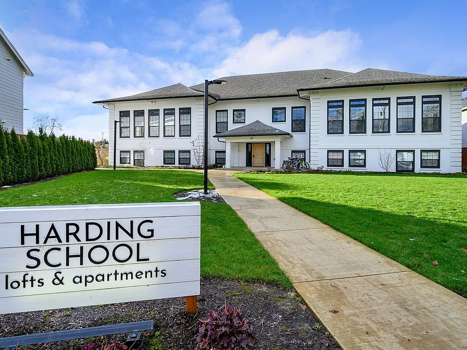 Harding School- Wynooski