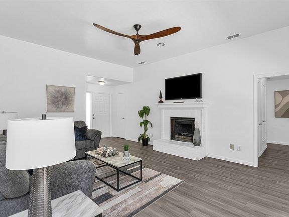 3rd image of 2506 McKensie Ln