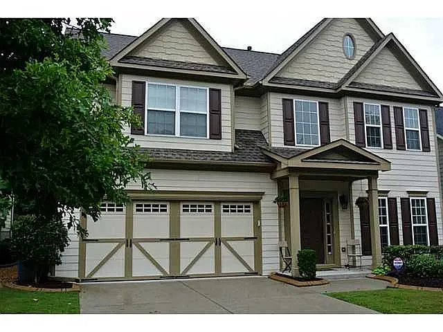401 G St NE photo 1