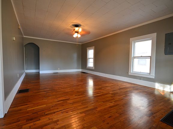 3rd image of 1621 W Atlantic St