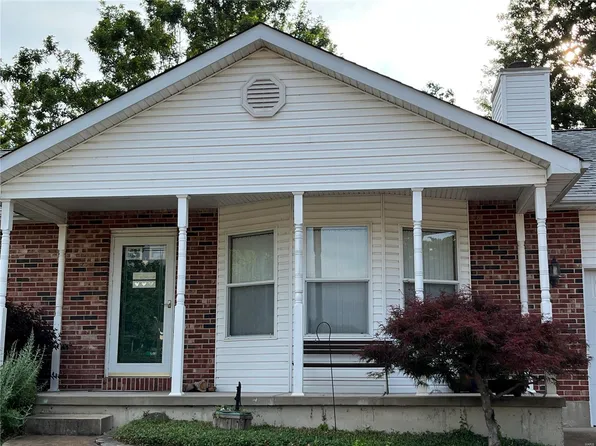 405 Red Bud Ct, Pacific, MO 63069