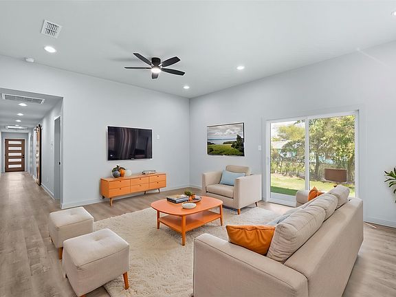 5th image of 3305 Stevens St #1