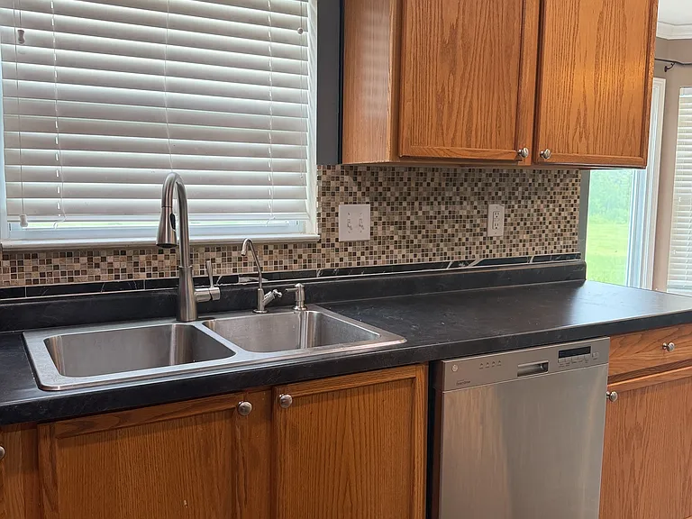 4410 Viva Ln — Photo 12