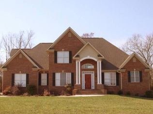 140 Flagstone Dr NE, Cleveland, TN 37323