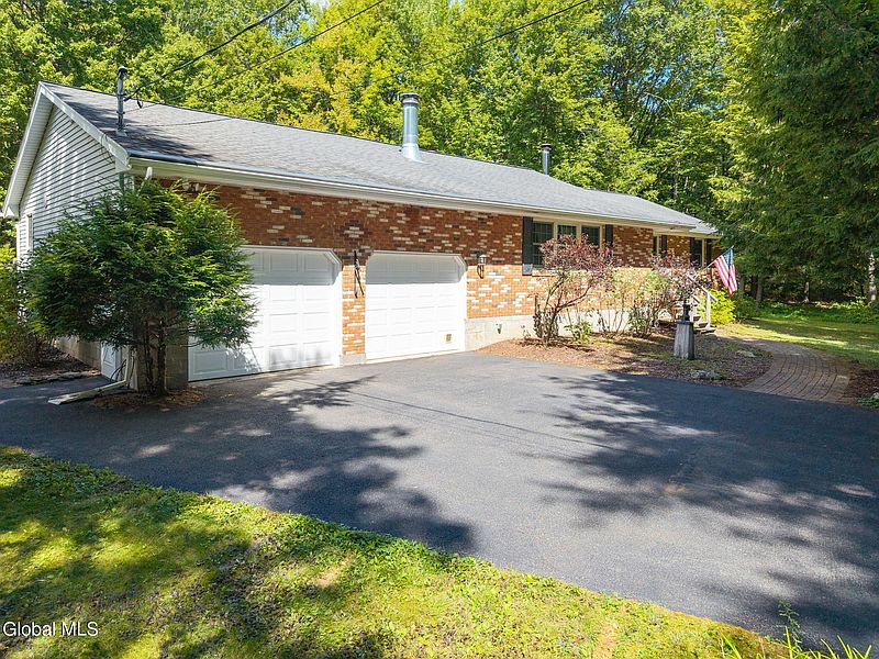 2nd image of 1485 Knight Road