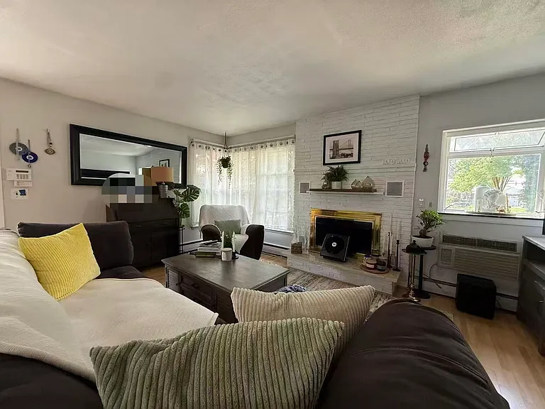 8692 Marengo St — Photo 6