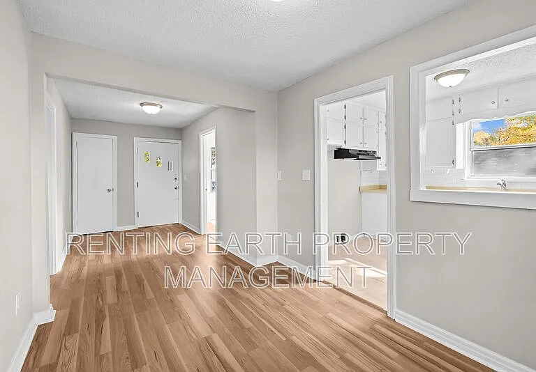 7404 Paris Ave — Photo 5