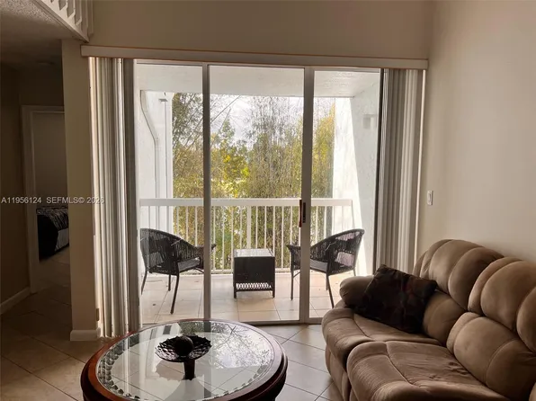 4878 NW 97th Pl #290, Doral, FL 33178