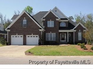 419 W Summerchase Dr, Fayetteville, NC 28311