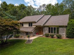 116 Short Dr, Clinton, PA 15026