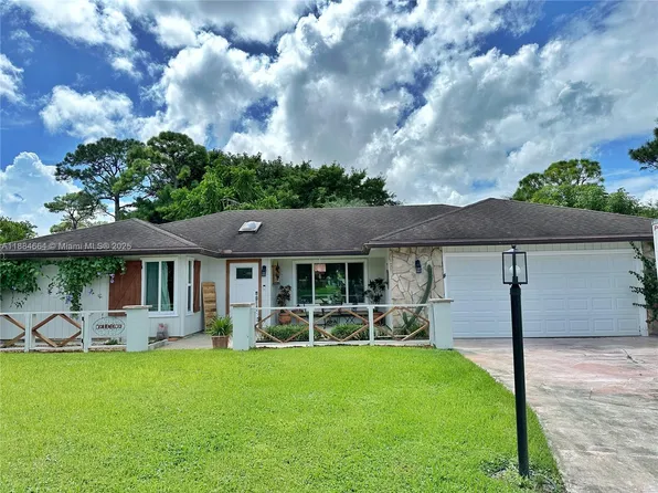 5425 Woods West Dr, Lake Worth, FL 33463