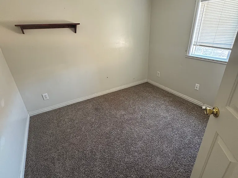 380 E Telegraph St — Photo 9