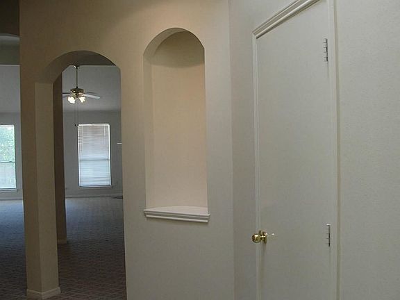  Another angle of the arch on the hallway