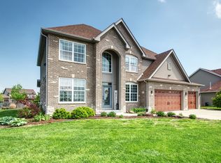 1472 S Saddlebrook Ln, Minooka, IL 60447
