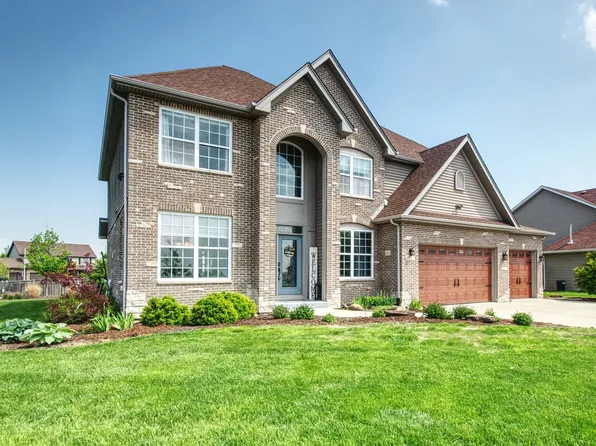 1472 S Saddlebrook Ln, Minooka, IL 60447