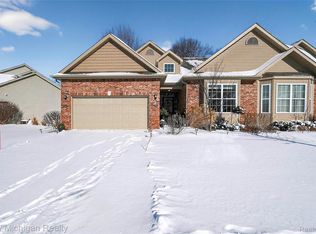 13187 Harbor Landings Dr #101, Fenton, MI