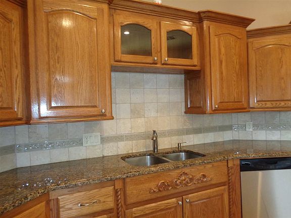3rd image of 6910 NW Maple Dr
