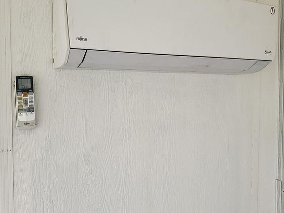 4th image of 8950 NE 52nd St