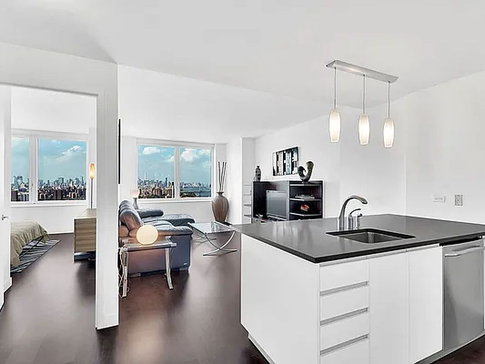 1st image of 306 Gold St APT 35G