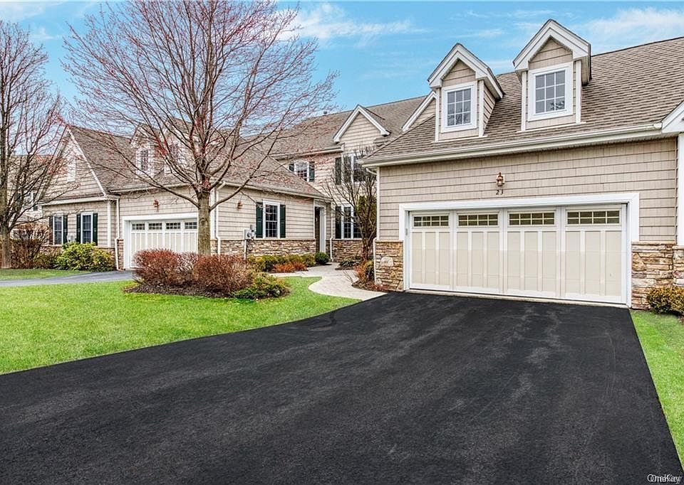 1st image of 23 Pinehurst Cir