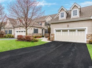 23 Pinehurst Cir, Monroe, NY 10950