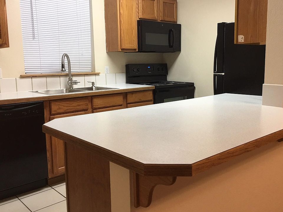 Clean and cheerful kitchen with all appliances
