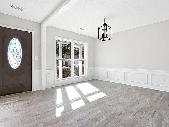 3rd image of 2801 Priestcliff Dr SE Unit 1