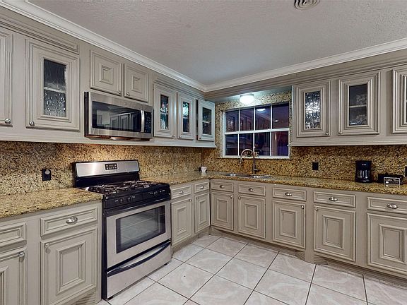 5th image of 306 Glenburnie Dr