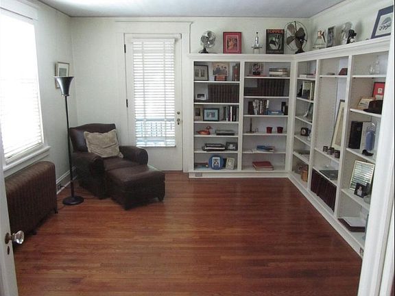 5th image of 3812 Hawthorne Ave