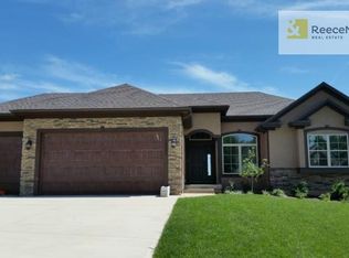 15269 Pine Rdg, Basehor, KS 66007